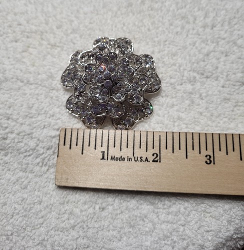 Ciondolo spilla spilla strass firmato bellissimo fiore tono argento 3D grande 2 - Foto 8 di 8