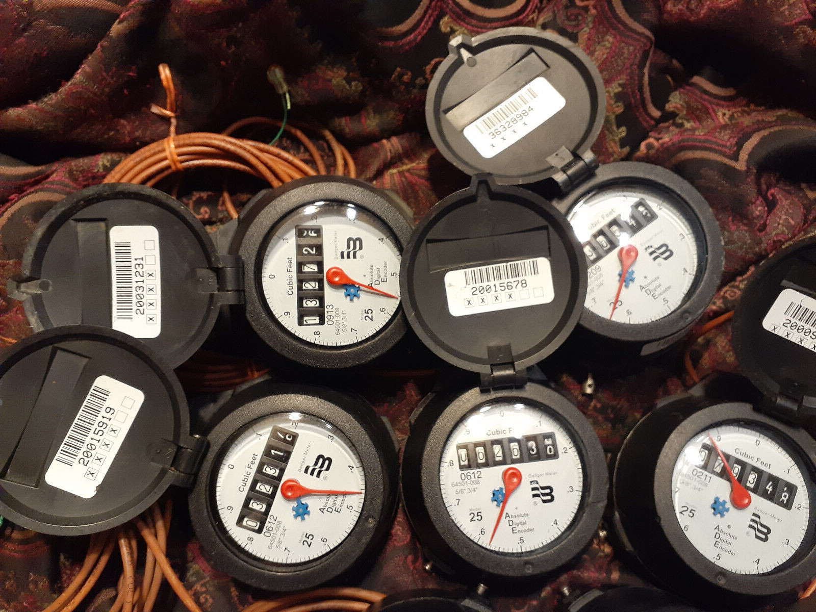 как выглядит 10 Pieces Badger Model 25 Water Meter Dial Registers, Wire, Cubic Feet, Remote. фото