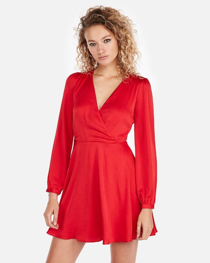 NWOT EXPRESS RED LONG SLEEVE SURPLICE 