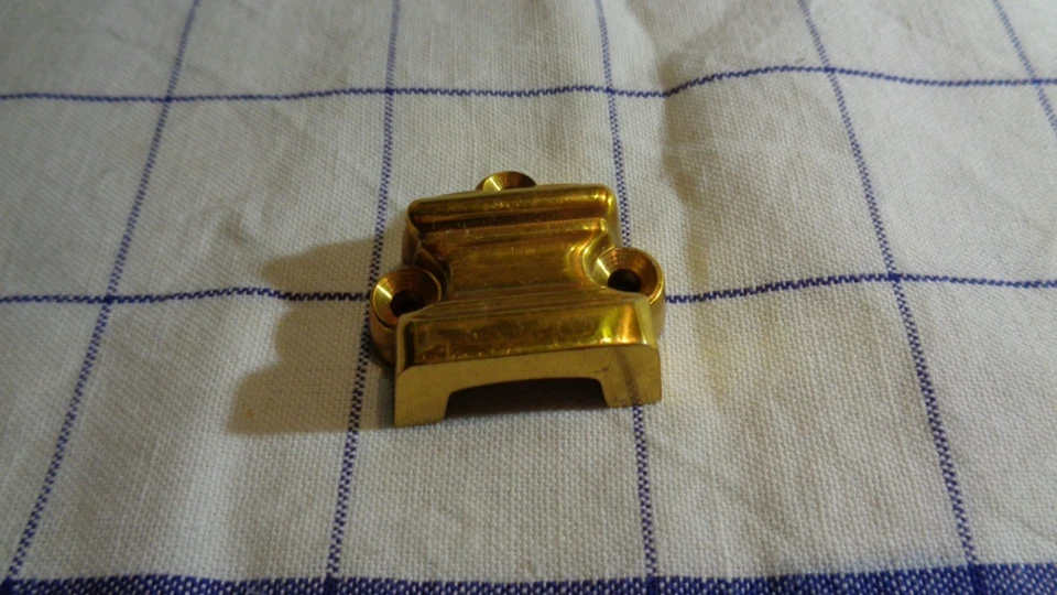 ELEMENT DE CREMONE LAITON 1960 - GACHE - EMPIRE - POUR BARRE DE 16 mm - C 95 - Photo 3/4