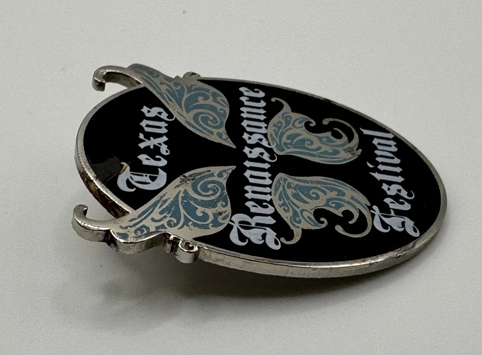 Prendedor del Festival del Renacimiento de Texas 2012 (alas de hadas en óvalo azul/plateado)  Foto 3 de 4