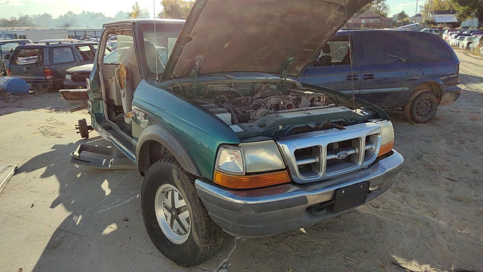 1991-1999 Ford Ranger Lower Intake Manifold Oem 3.0l F49z9424a - Image 2 of 4