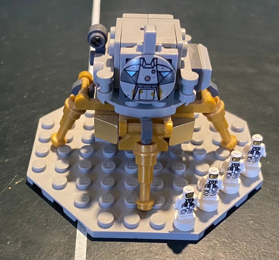 LEGO Ideas NASA Apollo Saturn V (21309) Retired Complete Set w/Box and Manual - Image 2 of 4