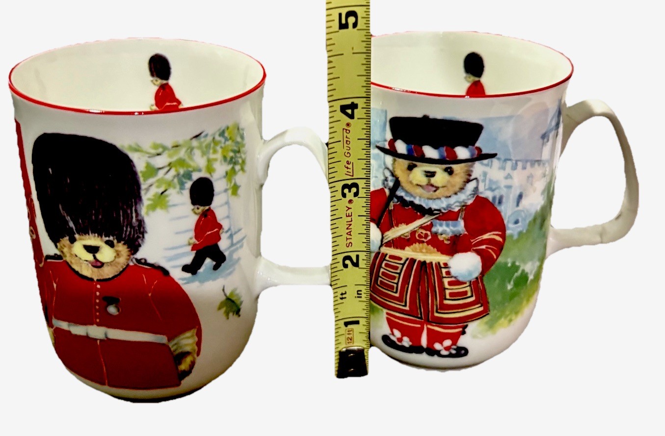 Vtg Guardsman Tea Coffee Mugs England PS Set Of 2 Beefeaters Britain  *READ *