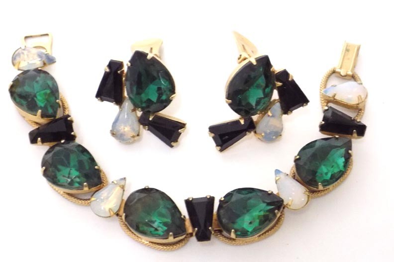 Vintage Emerald Green, Black & Opal Glass Stones Bracelet & Earrings Set