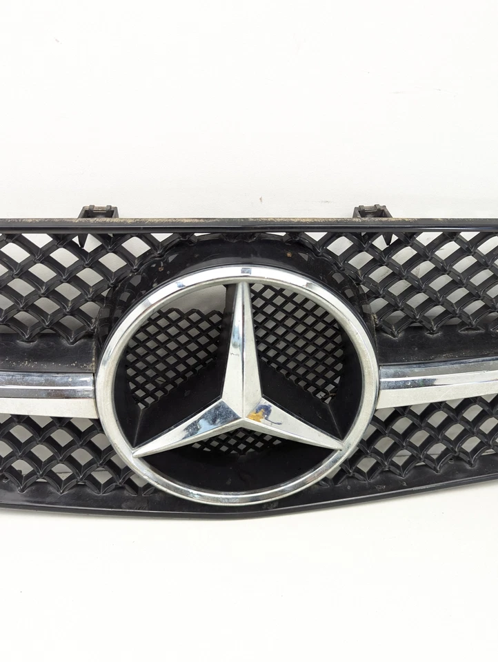 Parrilla Mercedes CLK320 1998-2001 (única) Foto 3 de 4