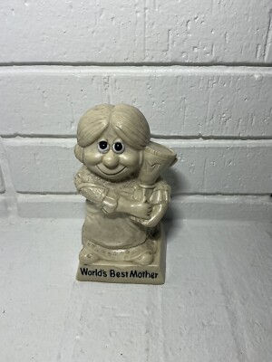 VTG 1970 R&W Berries 6.5  Figurine Statue  World's Best Mother  Trophy Novelty