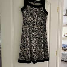 Chaps Black & White Abstract A-Line Dress Round Neck Sleeveless Knee Size P M