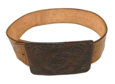 VINTAGE 31" BELT, GENUINE LEATHER WITH MOUNTAIN LION DESIGN BUCKLE