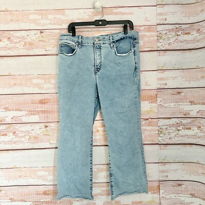 Good American Straight Leg Cropped Jeans Size 32/ 14 Light Wash Raw Hem