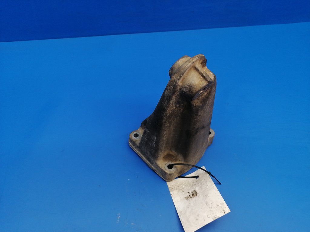 Mercedes-Benz C W204 Diesel 2.2CDI Engine mounting bracket  