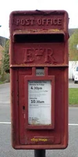 Photo 6x4 Close up, Elizabeth II postbox on Uttoxeter Road, Foston Postbo c2016
