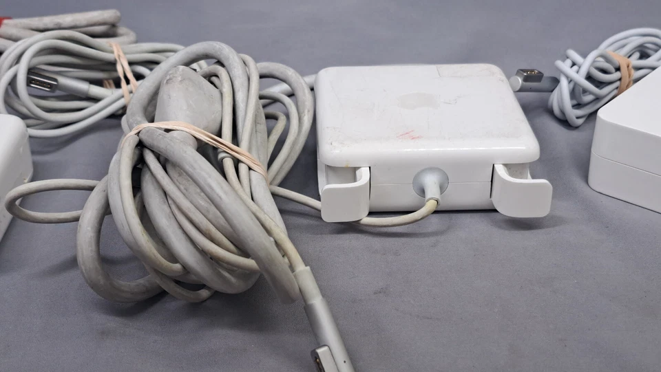 3 chargers + 1 mouse + extention USB Apple - Image 3 of 4