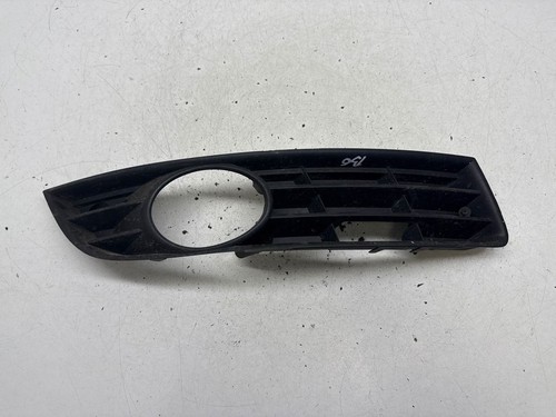 Volkswagen PASSAT B6 2008 Verkleidung Nebelscheinwerfer / Gitter vorne DRA74335