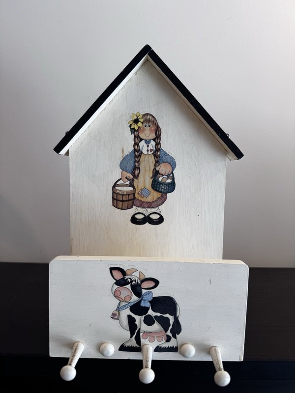 Cows Country Girl Wooden Key Holder Hanging Wall VTG Cozy Collectible