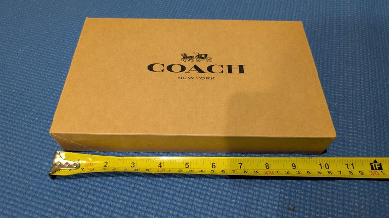 New Coach LOGO Paper Gift Box 10"x 6"x 2.5 " w 3 pcs COACH Logo tissue NEW