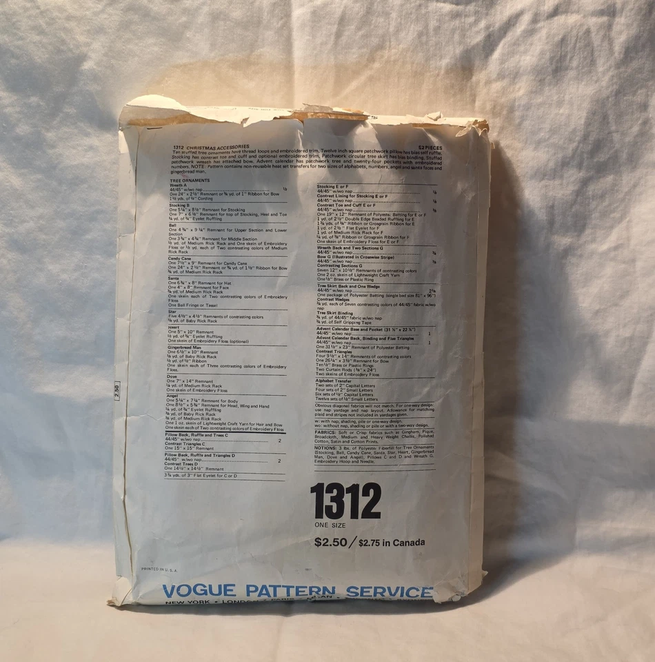 Vogue Santa Pack Cut Pattern #1312 Vintage Craft Ornaments Wreath Pillow ++ - Image 3 of 4