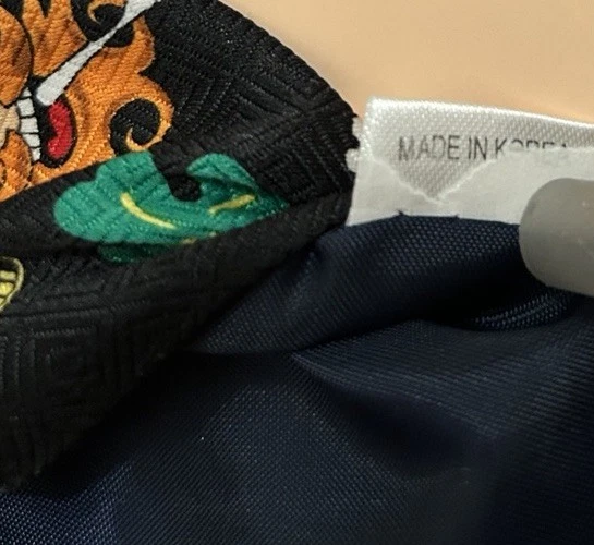 Corbata para hombre E. Graziano pequeña atada con estampado de duende usada en excelente estado Foto 4 de 4