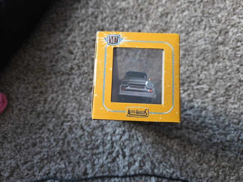 M2 Machines R17 Auto Haulers 1958 Chevrolet LCF e 1957 Chevy Bel Air Semi 15-16 - Imagem 4 de 4