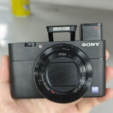 Sony Cyber-shot RX100 V RX100M5 20.1 MP Digital Camera w/ Flip Screen 95 New