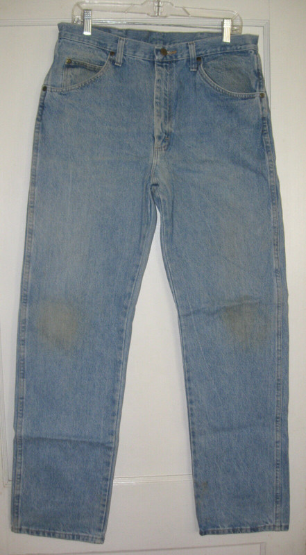 WRANGLER MEN'S CLASSIC 5-POCKET REGULAR FIT COTTON DENIM JEANS 34X32 GOOD