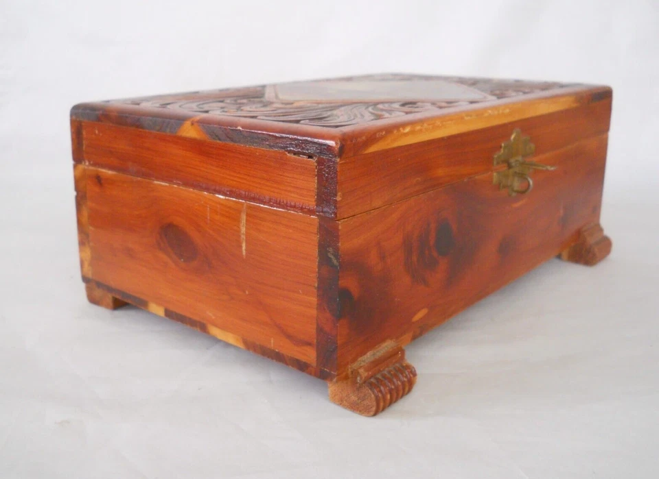 Cedarwood Box, Carved Top, Paper Lined, Trinket Box, Desk Storage - Image 3 of 4