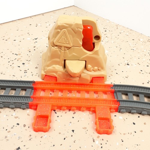 Thomas & Friends TrackMaster Lava Falls Expansion Pack Set Tracks NO TRAIN - Picture 8 of 12
