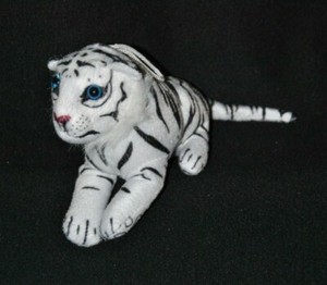Peluche Doudou Tigre Blanc Noirs Yeux Bleu Durs 18 Cm De Long Ttbe Ebay