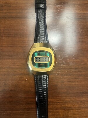 Vintage ORIENT Helmet Wristwatch  H661805-40 LCD Quartz