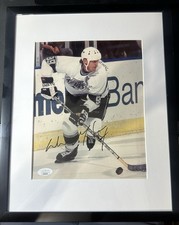 Wayne Gretzky Signs New Long-Term Autograph Deal with Upper Deck 18