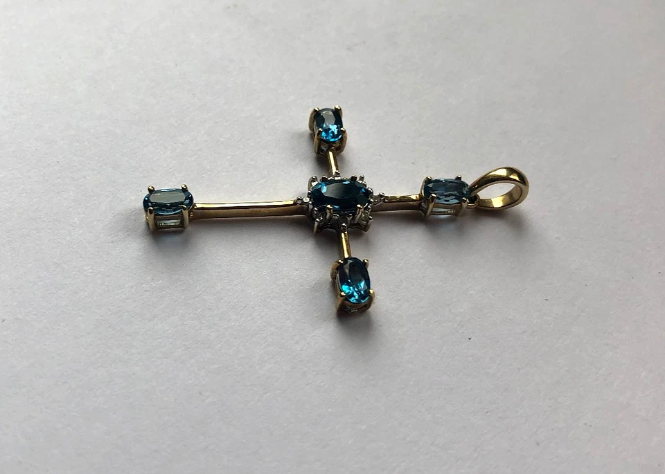 Anhänger Kreuz 9 Karat Gold mit blauen und weißen Steinchen - Bild 3 von 4