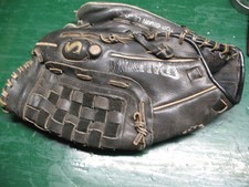 SPALDING  42 -363 AEROBACK SHOCK SORB ATS SERIES RHT GLOVE MITT