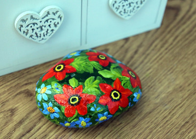 Handbemaltes Stein Andenken Unikat Geschenk ''Pretty Garden #9'' von Judith Rowe