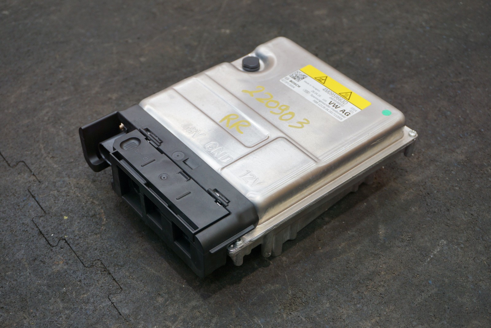 DC/DC Power Inverter Module Voltage Converter 4M0959663D Bentley Bentayga 2017