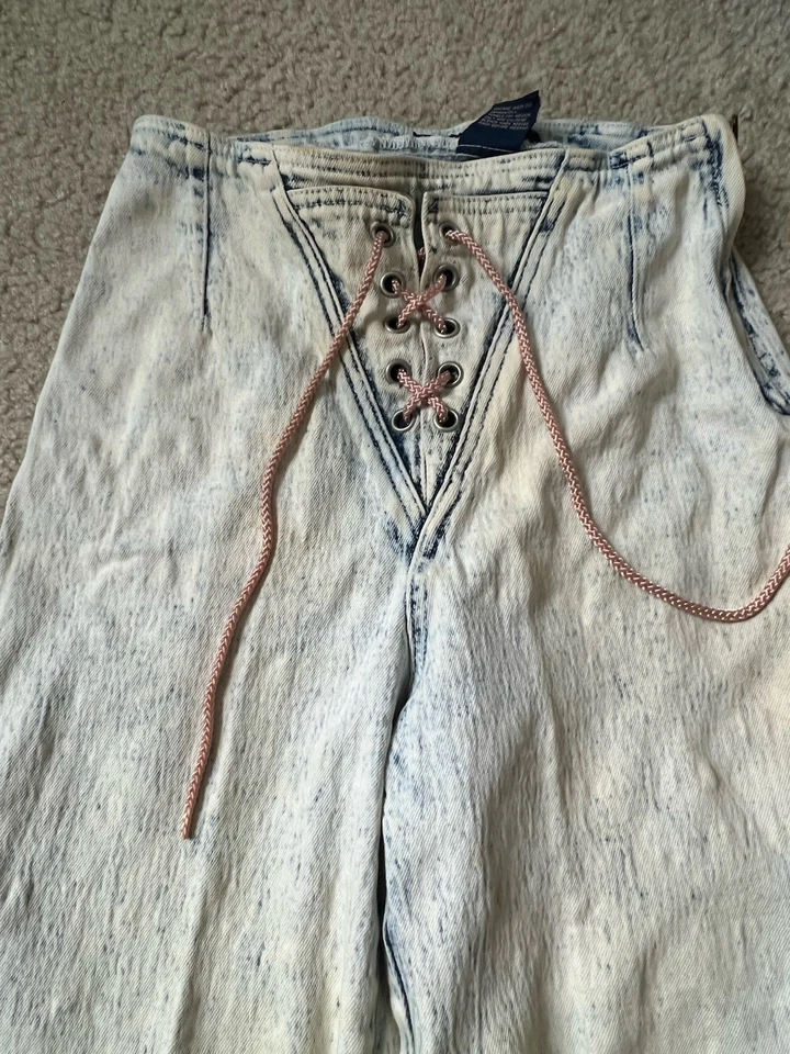 Jeans feminino anos 90 anos 80 vintage L.A. azul lavado com ácido zíper com cadarço RARO tamanho 8 - Imagem 4 de 4
