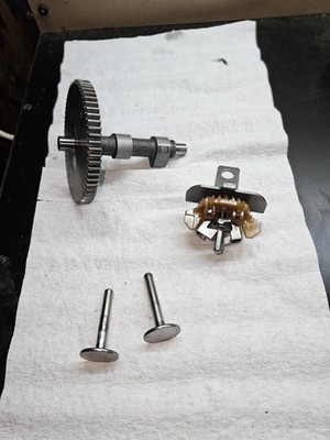 briggs and stratton camshaft #697668 with governor gear and tappet valves