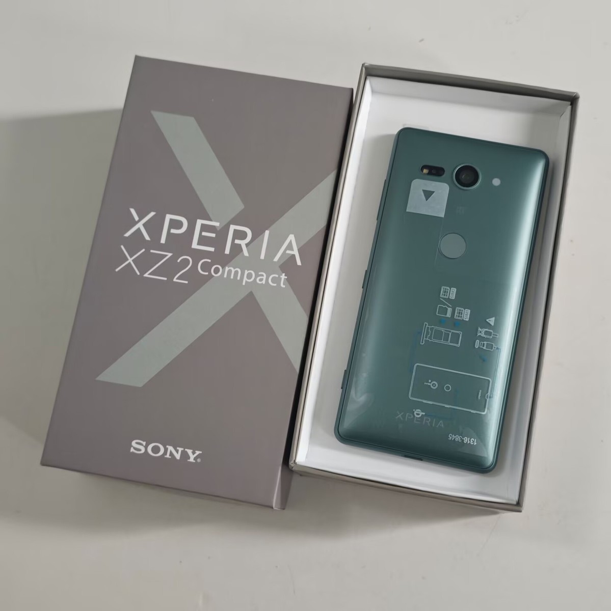 Xperia XZ2 compact 未使用品 ブラック Amazon | Xperia XZ2 Compact SO-05K ブラック | スマートフォン