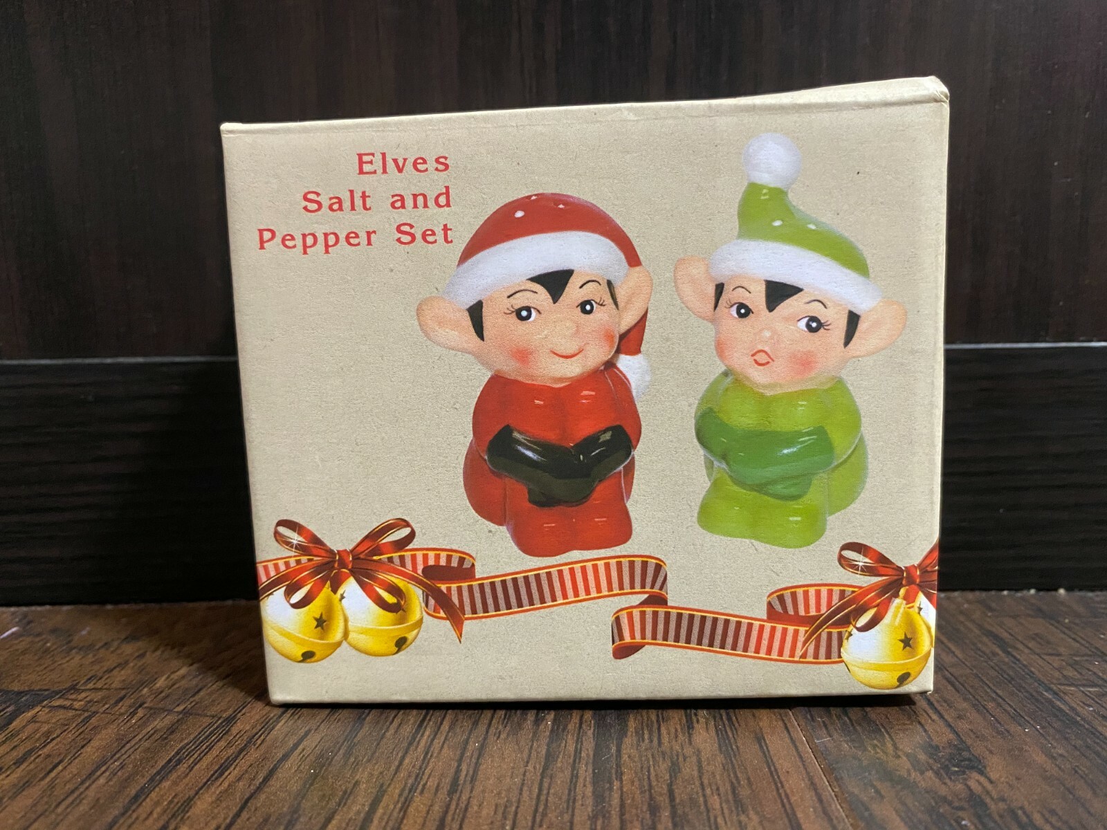 Cracker Barrel Christmas Elves Salt & Pepper Set Gift Red and Green Elf