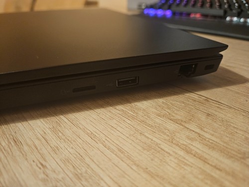 Lenovo ThinkPad E595 -- 15,6" / 256GB_SSD / AMD Ryzen 5 3500U / 16GB_RAM / Win11 - Bild 3 von 9