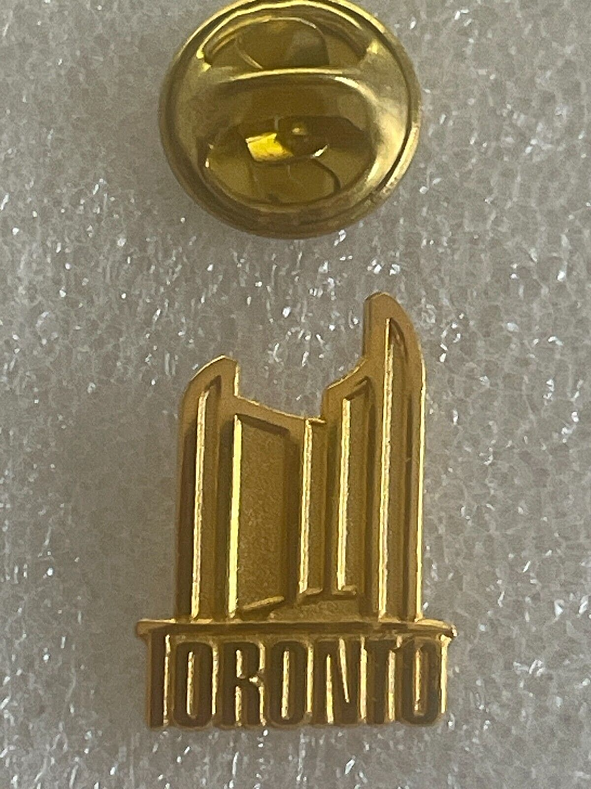 Toronto Pin Toronto Canada Skyline Gold-Tone Souvenir Travel Pin .#3 | eBay