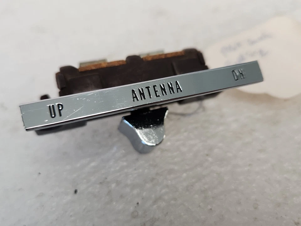 Interruptor de antena de alimentación Buick Wildcat LeSabre Electra 225 1966 1967 OEM GM Foto 4 de 4