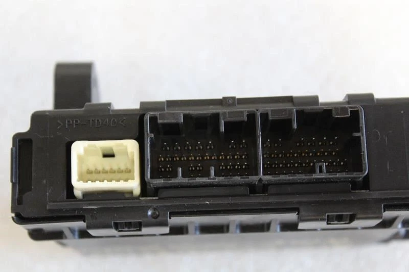 Módulo de control de temperatura Lexus GS350 2014 88650-30U80 Foto 3 de 4