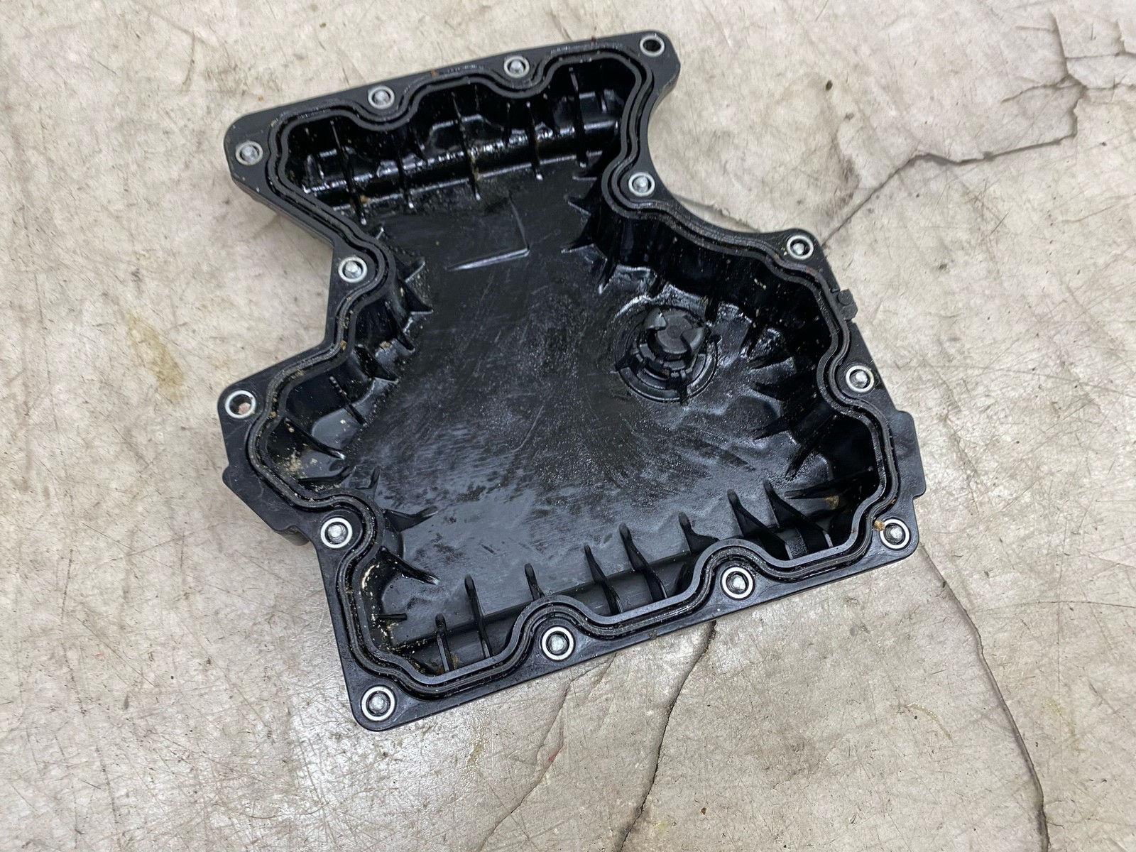 2020-2025 ASTON MARTIN DBX OEM 4.0L LOWER ENGINE OIL PAN 1770105505