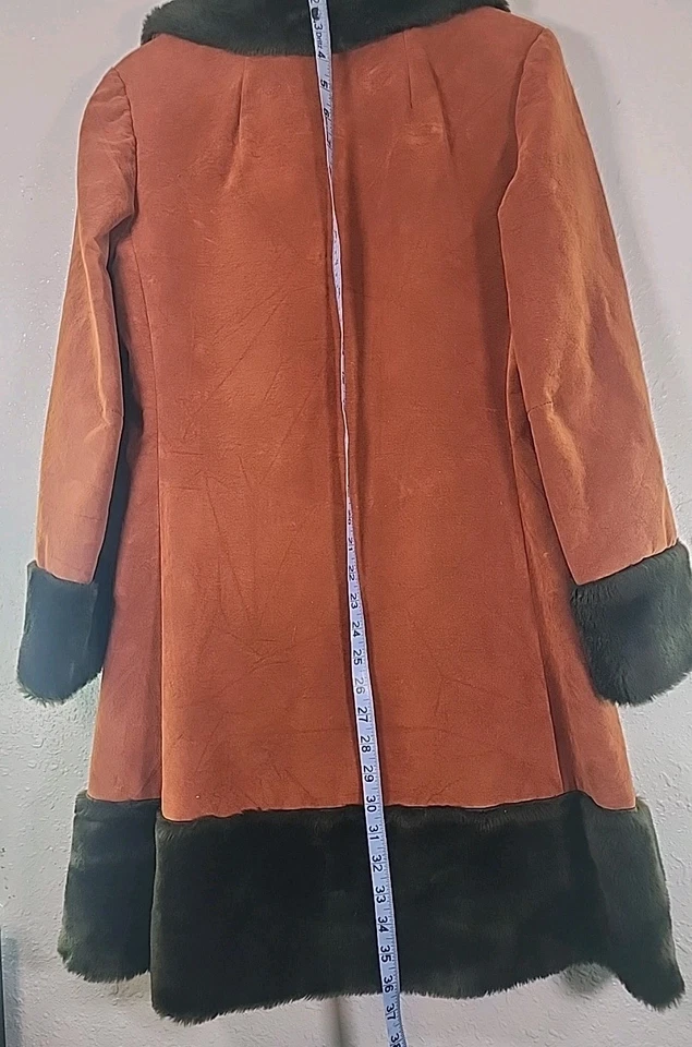 Abrigo DE COLECCIÓN AÑOS 60 PASAPORTE Marrón Imitación Piel Y Gamuza Botones Princesa Rusa Foto 4 de 4