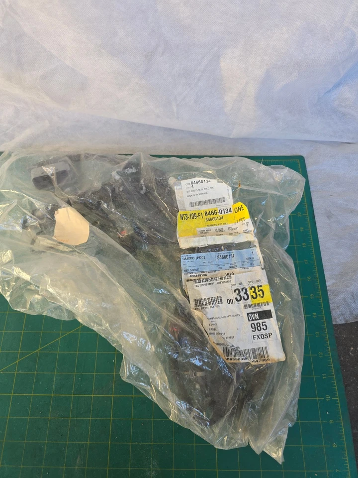 Arnés de cableado sensor alarma objeto delantero genuino GM 84660134 Foto 3 de 4