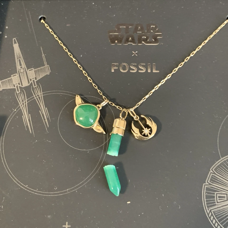 Collar Fossil Star Wars Aventurina Verde Yoda Tono Dorado Acero Inoxidable Nuevo con Etiquetas Foto 3 de 4