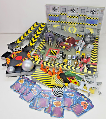 1998 BBC Robot Wars Minibots Arena Konvolut mit Robotern fast komplett gebrauchte Karten