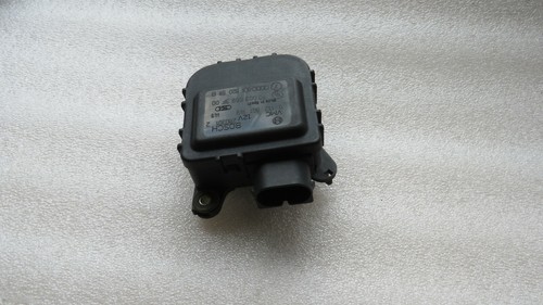 VW PASSAT / AUDI A4 - Stellmotor Klima Heizung 8D1820511B BOSCH 0132801149 12V
