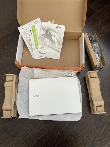 Acer Aspire One 11 Family Friendly Cloud White Fabricación año 2016 - Imagen 6 de 12