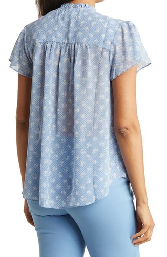 Everleigh $88 Tie Front Smocked Shoulder Light Blue Floral Blouse Size M NWT - Picture 2 of 3